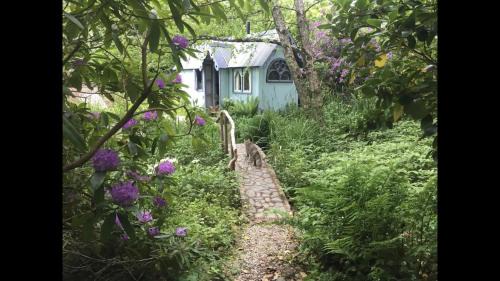 Bude Cabin | Magical Tabernacle in a Beautiful Setting with Hot Tub