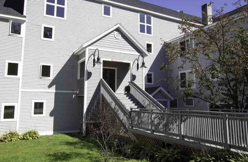 Londonderry Condo | Magical Trailside Condo at Magic Mountain