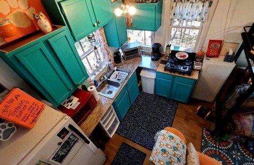 Grubville House | Magical Tree House Rental Nestled in the Woods on Farm Retreat near St. Louis, Missouri