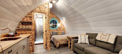 Rosston House | Magical Treehouse Retreat with Creek Views near Forestburg Forest in Forestburg, Texas