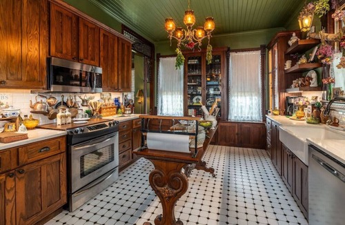 Anna House | Magical Victorian near hiking/wine trail