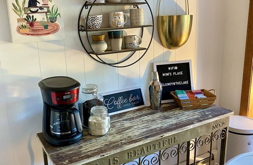 Ashford Cottage | Magical Waterfront Cottage! Pet friendly!