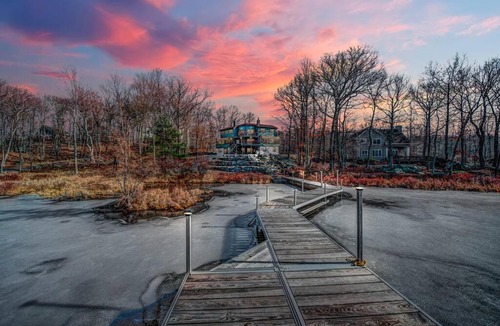Rowland House | Magical Waterfront with 4-Season fun in Ski Resort