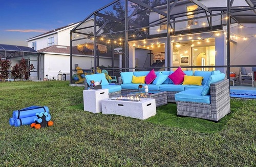 Trafalgar Village House | MagicalEverAfter Sleep17 Pvt Pool Game Rm LakeView