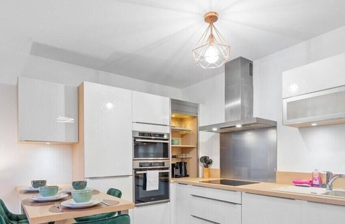 Chessy Apartment | MagicStay By Dream Apartments