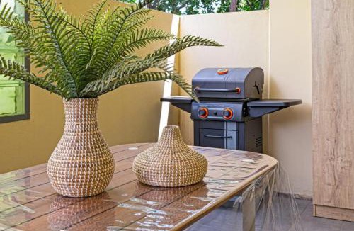 Magil Apartment | Magill Boho Retreat - 2BR with free parking