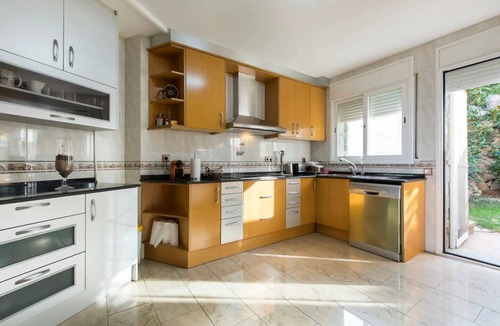 Badalona Villa | Magnífica Villa con Piscina con Vistas al mar y a Barcelona con 5 Dormitorios