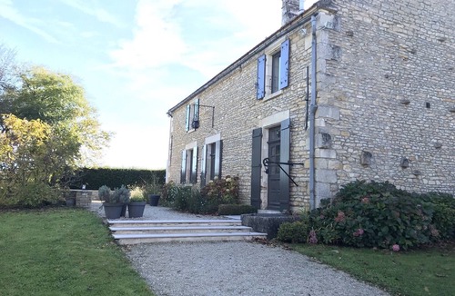 Druyes-les-Belles-Fontaines House | Magnificent property with private pool