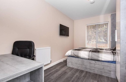 Runnymede Apartment | MAGNA HOUSE #FLAT6