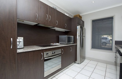 Nelly Bay House | Magnetic Docks Townhouse 9