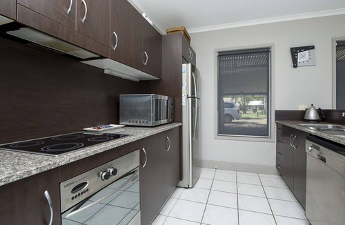 Nelly Bay House | Magnetic Docks Townhouse 9