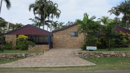 Arcadia Apartment | Magnetic Shores Unit 2