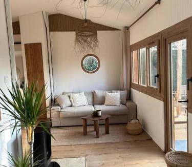 Saint-Avit-les-Guespieres Ski Chalet | Magnifique chalet en bord de rivière