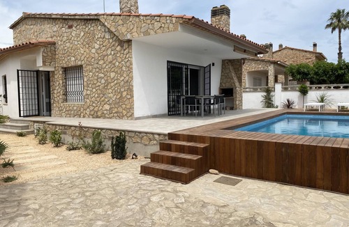 L'Escala Villa | Magnificent house with private pool