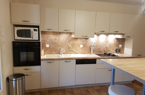 Allassac House | Magnificent gite les Periéres: comfortable gite with jacuzzi, air conditioning, .