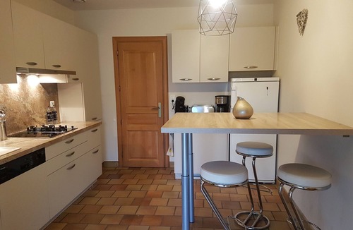 Allassac House | Magnificent gite les Periéres: comfortable gite with jacuzzi, air conditioning, .