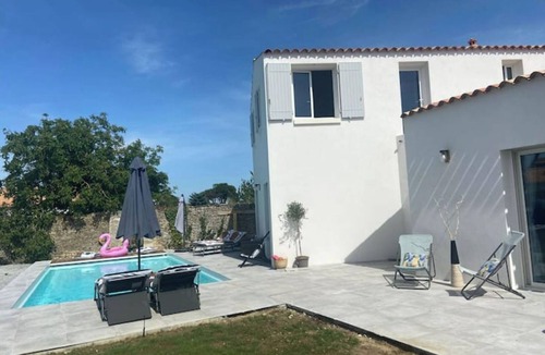 Cheray Villa | Magnificent architect-designed villa/heated pool