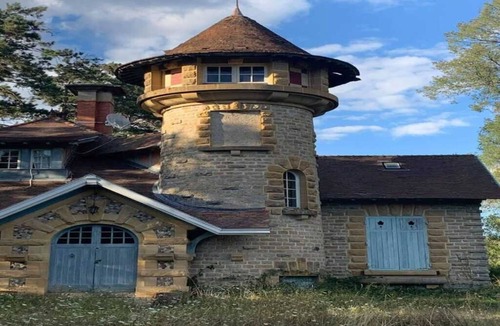 Vendenesse-sur-Arroux House | Magnificent Small 19th Century Manor