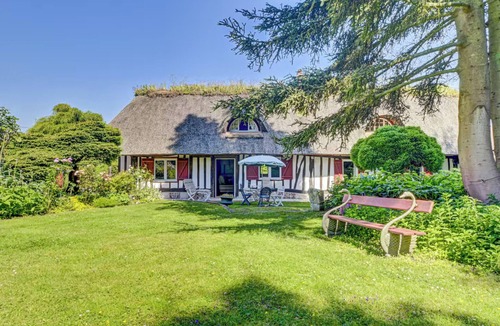Grand Bourgtheroulde House | Magnificent Norman country cottage