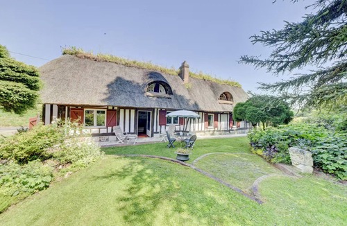 Grand Bourgtheroulde House | Magnificent Norman country cottage