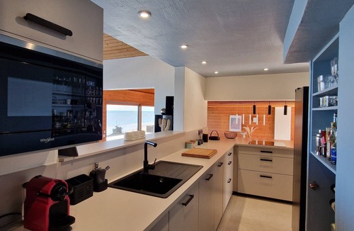Noirmoutier-en-l'Ile House | Magnificent villa facing the sea on Plage du Vieil in Noirmoutier