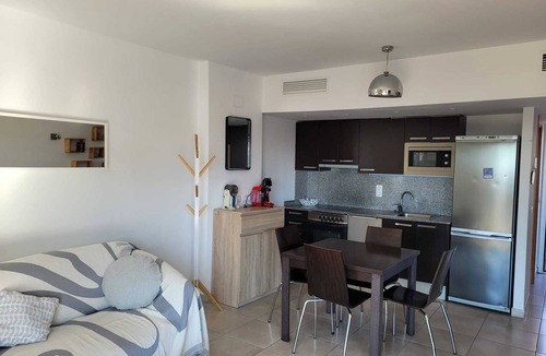 Santa Margarida Apartment | Magnificent 2-bedroom apartment sleeps 5 with marina and sea views