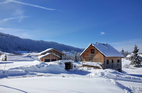 Chapelle-des-Bois Cottage | Magnificent 4-star mountain apartment
