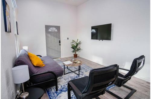 Eastside Promise Neighborhood House | Magnificent 4BR Near Famous Riverwalk and Downtown