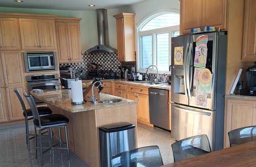 Hamburg House | Magnificent 5000 Square Foot Home Overlooking 18 Hole Golf Course