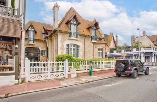 Deauville City Centre House | Magnificent 6BR house A/C - Casino Deauville