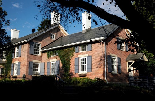 Cowansville House | Magnificent ancestral home 1860 Brome Missisquoi region Large reception capacity