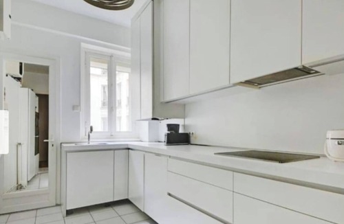 8th Arrondissement Apartment | Magnificent Apartment Champs Ellysee