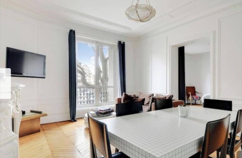 8th Arrondissement Apartment | Magnificent Apartment Champs Ellysee