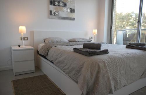 Sant Adria de Besos Apartment | Magnificent apartment close to the beach