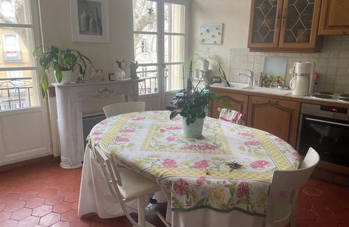 Ceret Apartment | Magnificent apartment with direct access to the Place des 9 Jets in CERET.