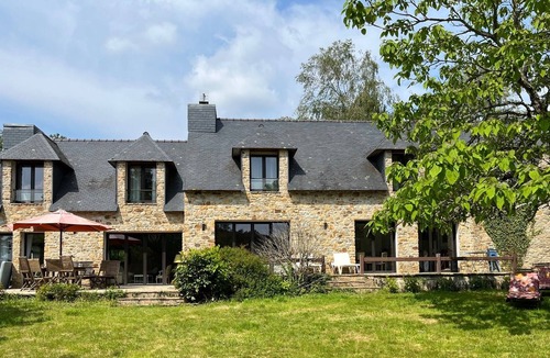 Pluneret House | Magnificent character residence with private pontoon