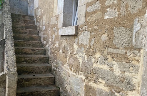 Cutry Cottage | Magnificent clos de l'église, country gîte for 20 people!