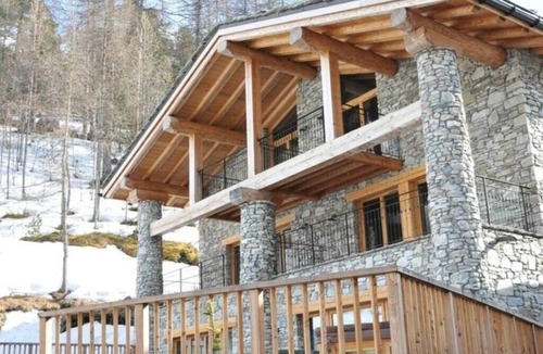 Le Fornet Ski Chalet | Magnificent contemporary chalet