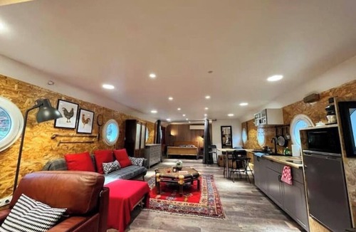 Cote Pavee Boat Rental | Magnificent, cosy and spacious houseboat in Toulouse