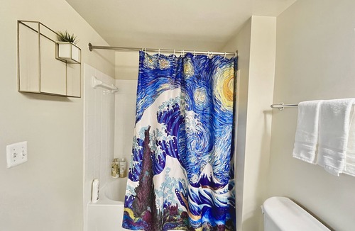 Aurora Highlands Condo | Magnificent DC Getaway Deluxe 2BR Work Space/Gym/Near Met Park/DC/Metro/Mall