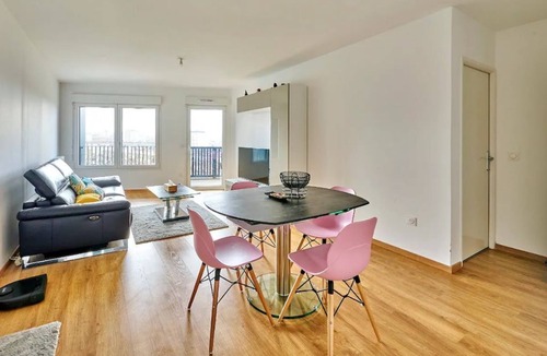 Universite House | Magnificent F3 less than 15 min from La Défense