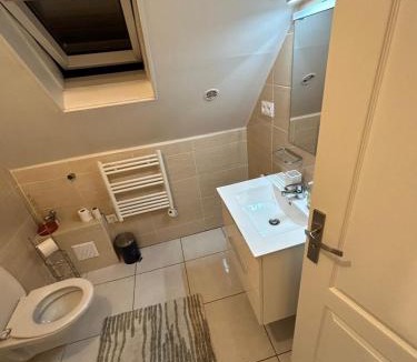 Garges-les-Gonesse Apartment | MAGNIFICENT Family Flat Self checkin avb