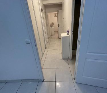 Garges-les-Gonesse Apartment | MAGNIFICENT Family Flat Self checkin avb