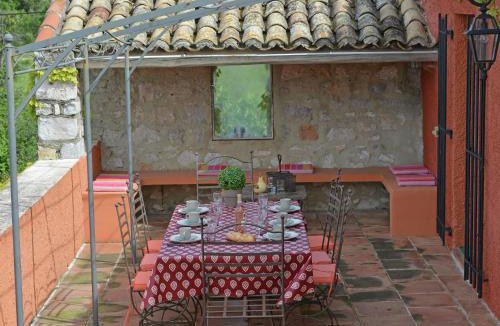 Viols-en-Laval Villa | Magnificent farmhouse with private pool and garden
