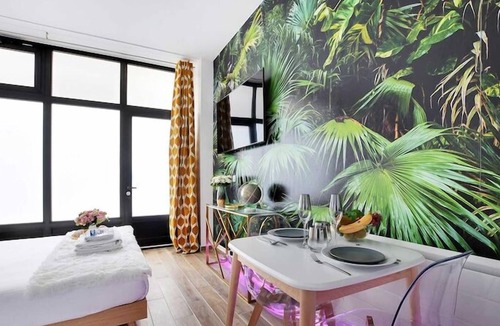 Pigalle Apartment | Magnificent Flat - 2BR/6P - Champs ElysÃ©es