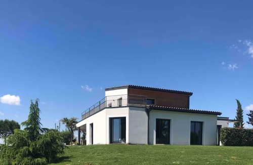 Beaumont-de-Lomagne House | Magnificent house 240 m2 with swimming pool facing the lake