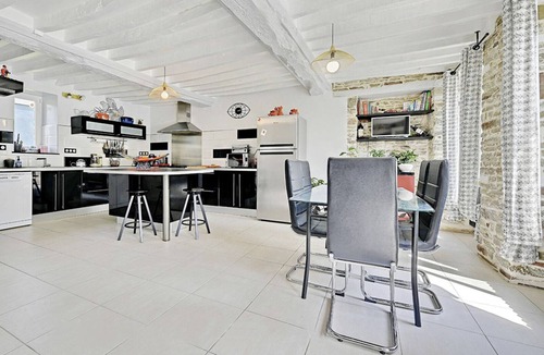 Conde-sur-Noireau Villa | Magnificent stone villa with thatched roof and heated swimming pool