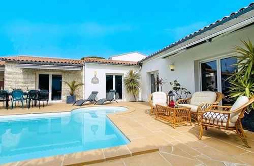Saint-Martin-de-Re House | Magnificent Villa with its pool and billiards