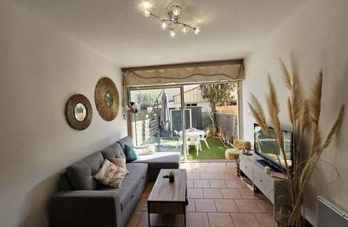 La Franqui Apartment | Magnificent fully renovated apartment with terrace