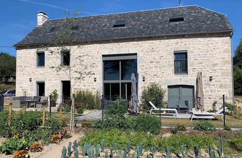 Le Bacon House | Magnificent Gîte between AUBRAC and MARGERIDE